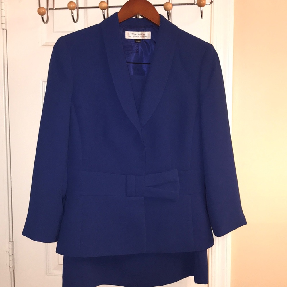 Tahari ASL skirt suit size 8